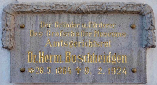 Gedenktafel nach der Restaurierung Gedenktafel nach der Restaurierung