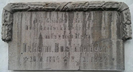 Gedenktafel vor der Restaurierung Gedenktafel vor der Restaurierung